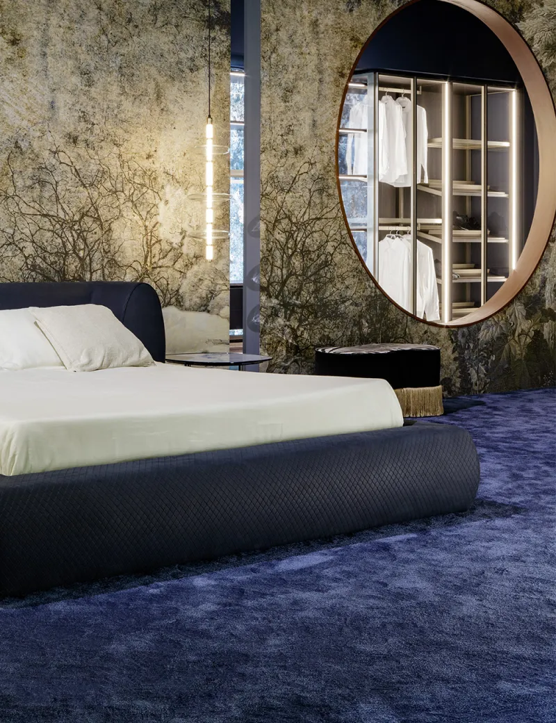 <p><strong>2. Mixing styles: classic modern interiors for a bedroom</strong></p>
