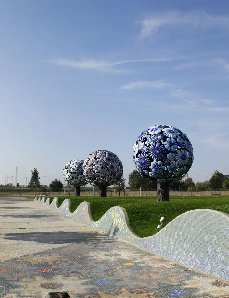 <p><strong>Sculptures and artistic installations</strong></p>
