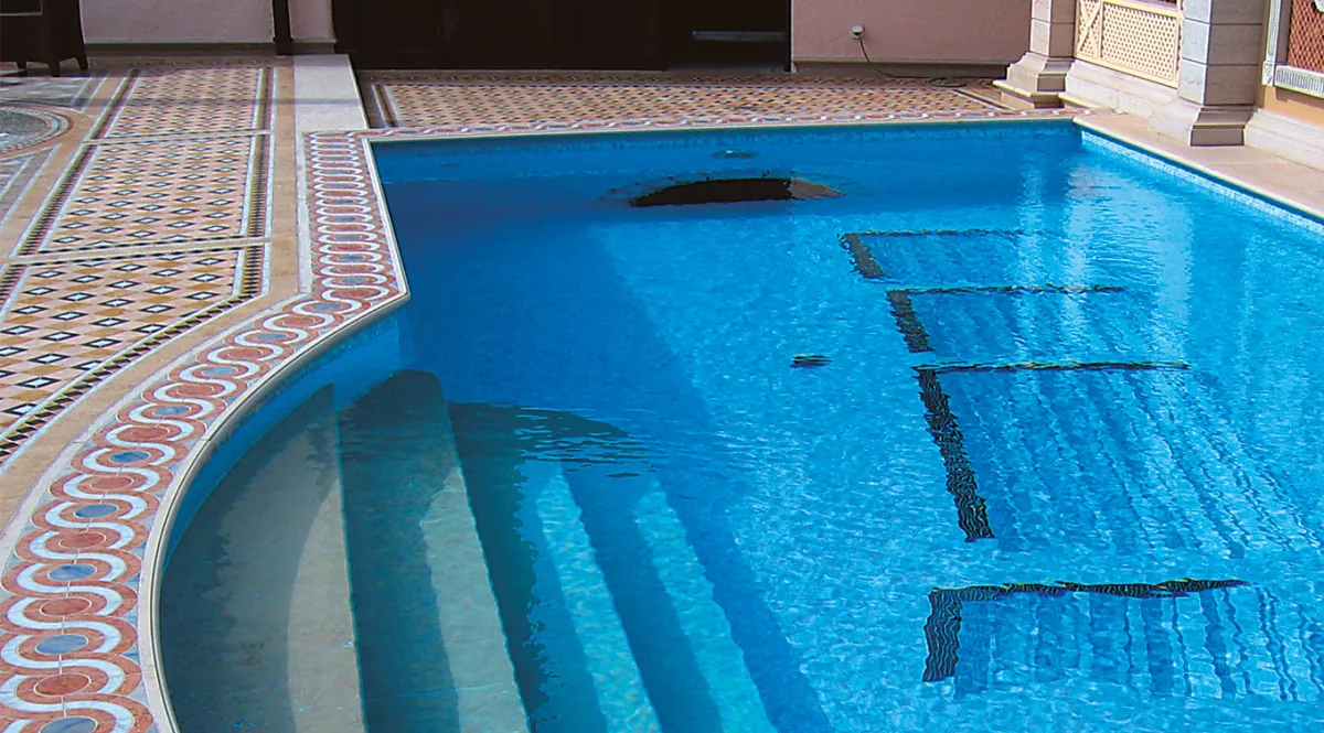 <p><strong>Tips on choosing mosaics for outdoor flooring</strong></p>