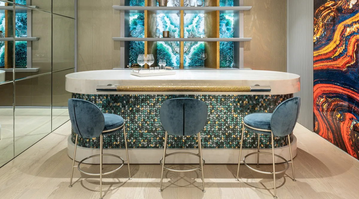<p><strong>Bar stools: dynamic and versatile</strong></p>