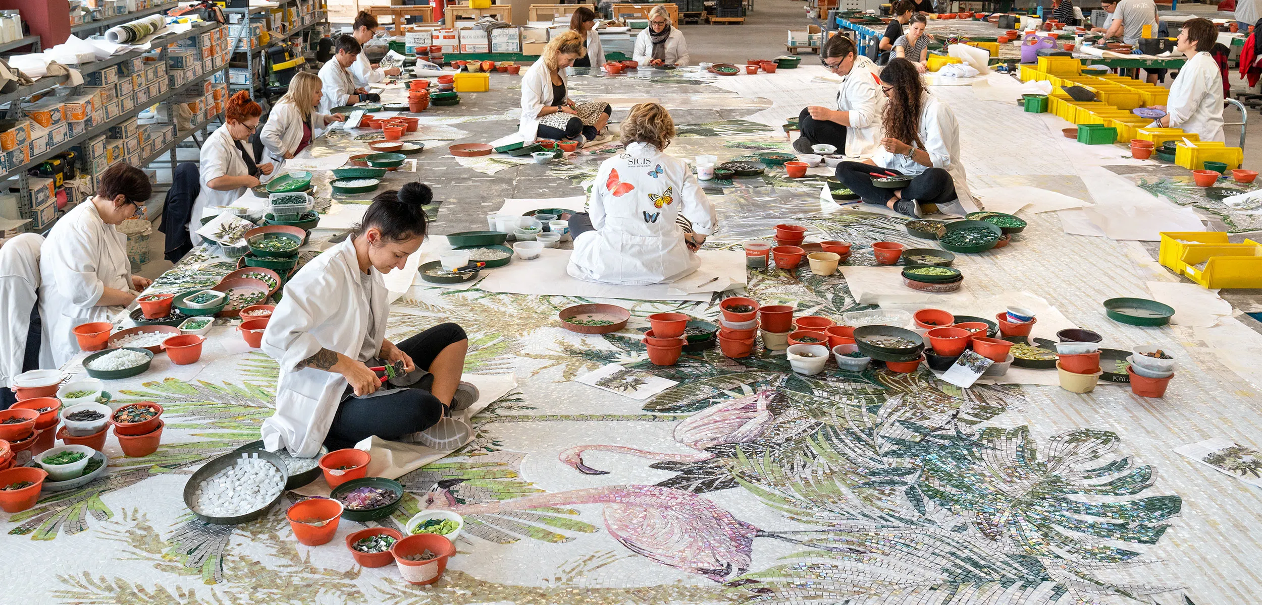 L'artigianalità del mosaico, ciò che ci caratterizza e fa di noi un'eccellenza.